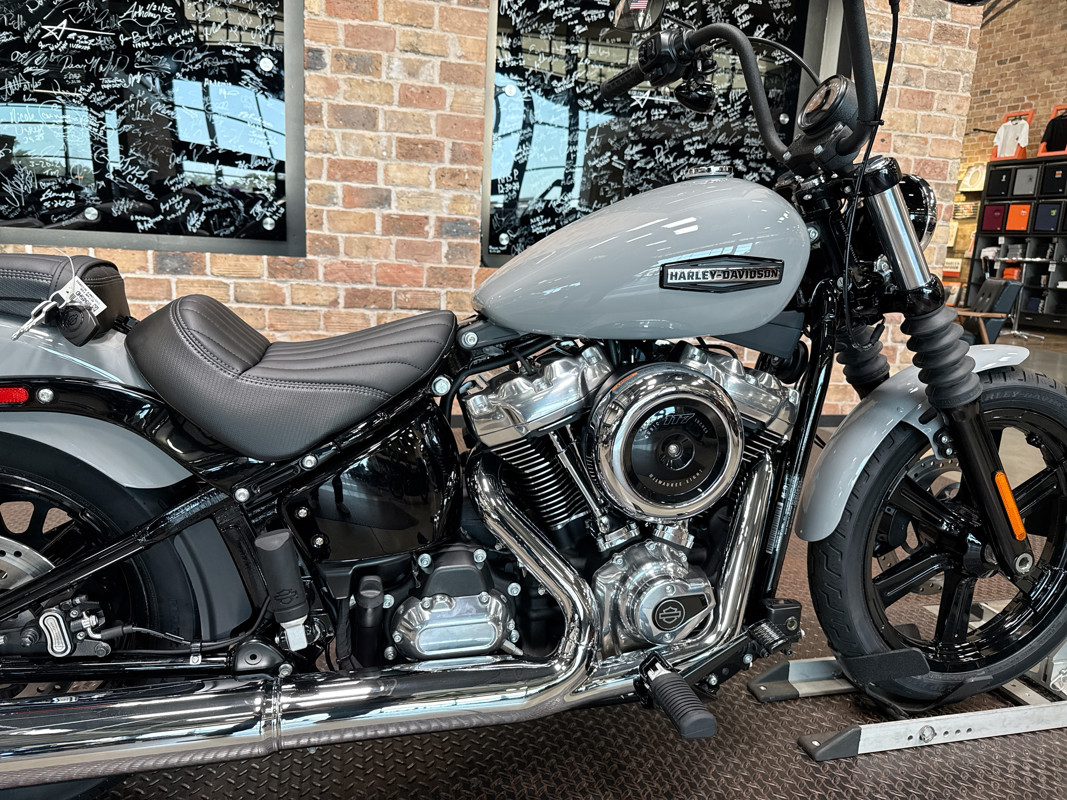 Street Bob®
