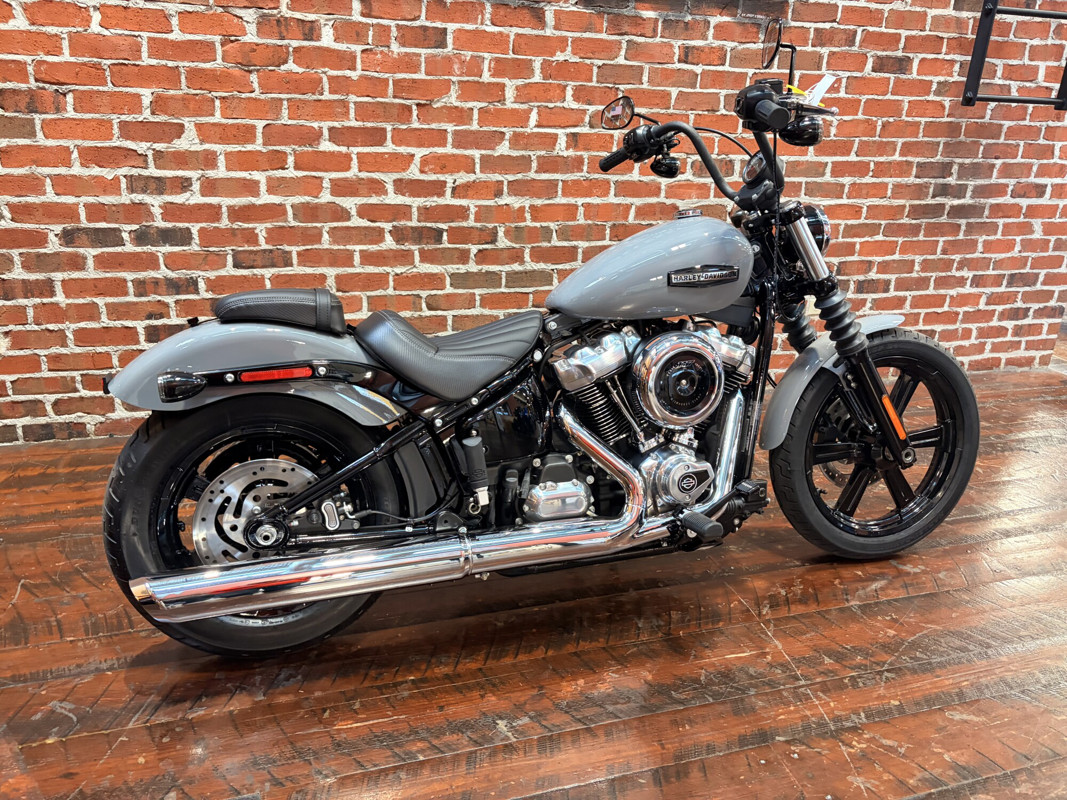 Street Bob®
