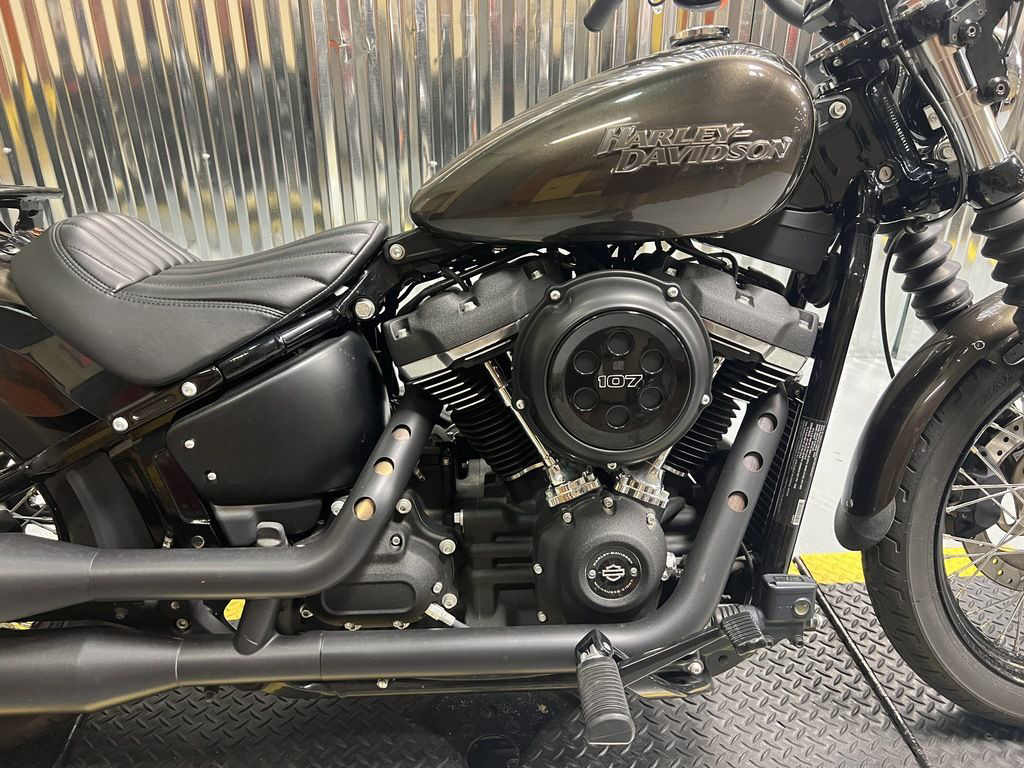 Street Bob®