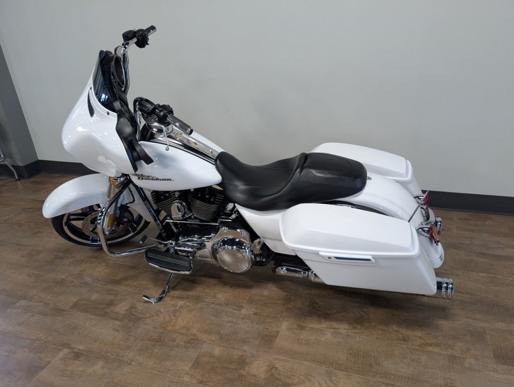 Street Glide®