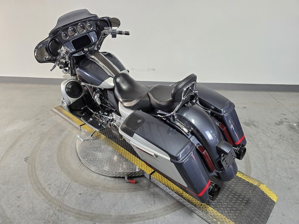 CVO® Street Glide®
