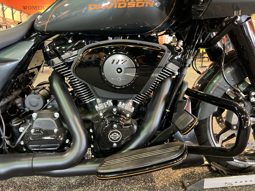 Road Glide®