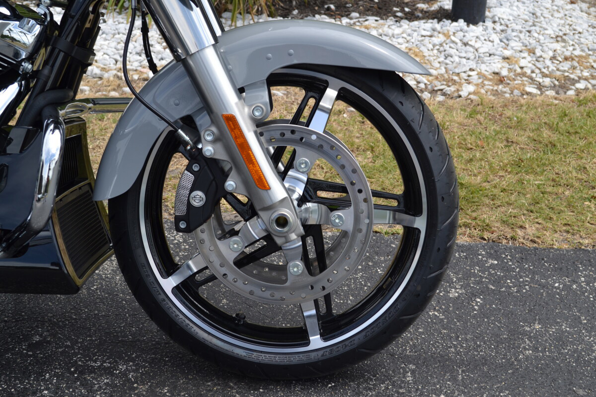 Street Glide®