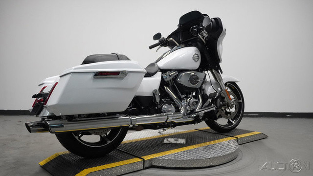 Street Glide®