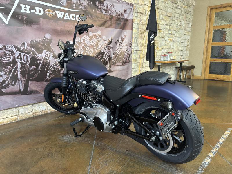 Street Bob®
