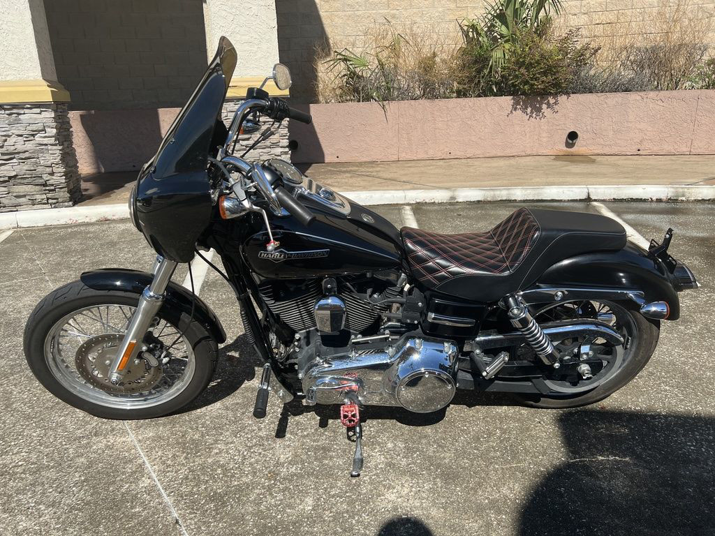 Dyna® Super Glide® Custom