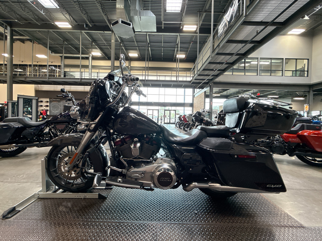 CVO® Street Glide®