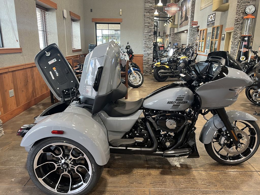 Road Glide® 3