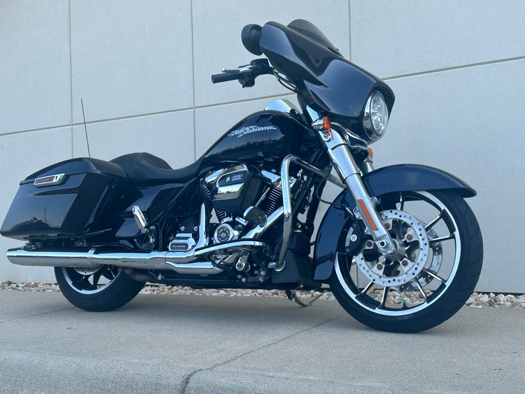 Street Glide®