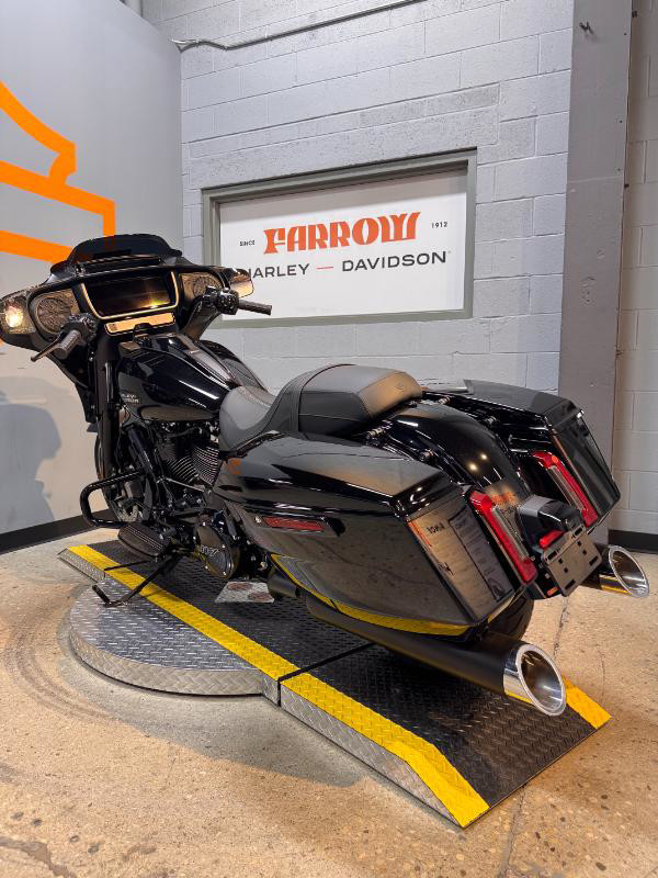 Street Glide®