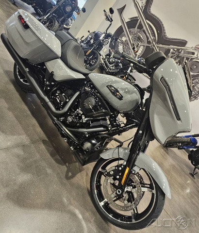 Street Glide®