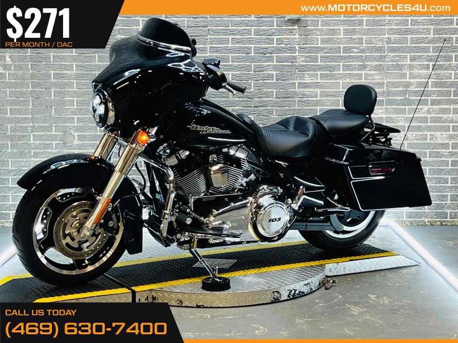 Street Glide®