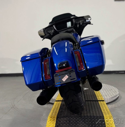 Street Glide®