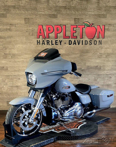 Street Glide®