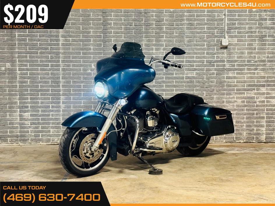 Street Glide®