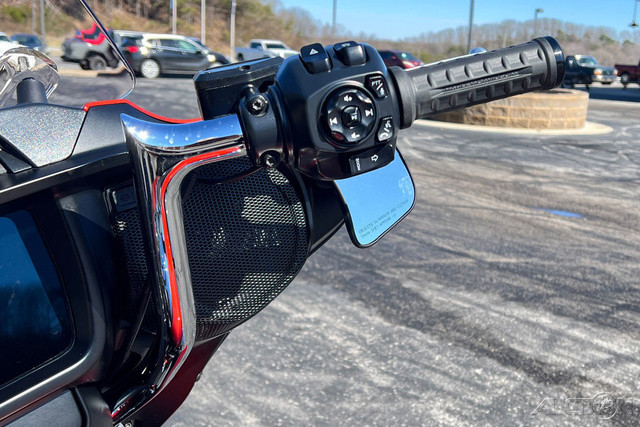 Street Glide® Ultra