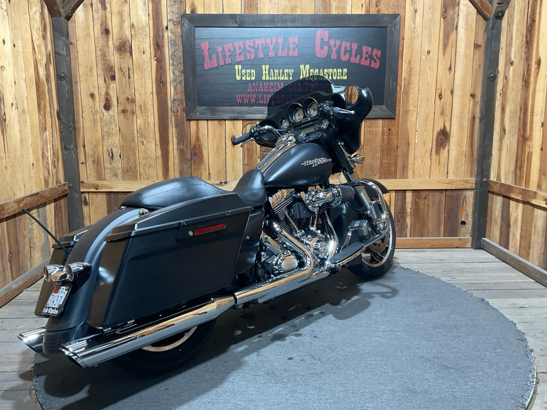 Street Glide®