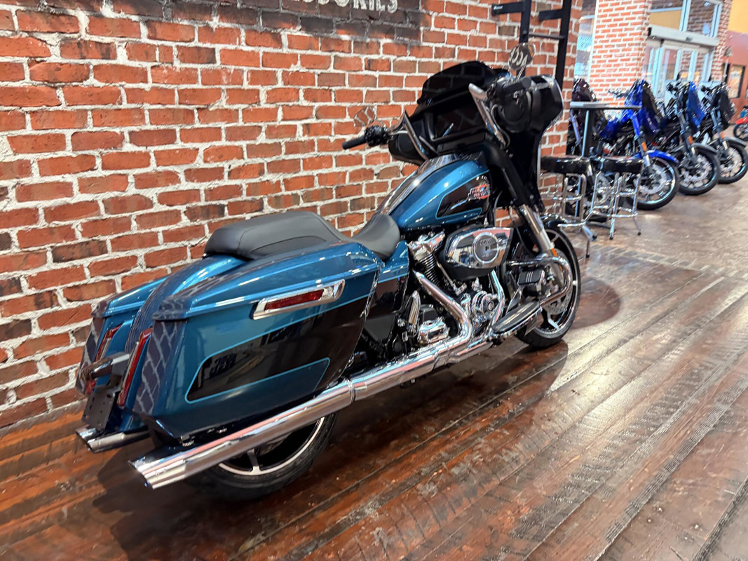 Street Glide®