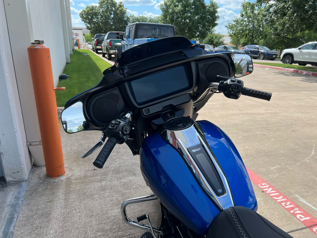 Street Glide®