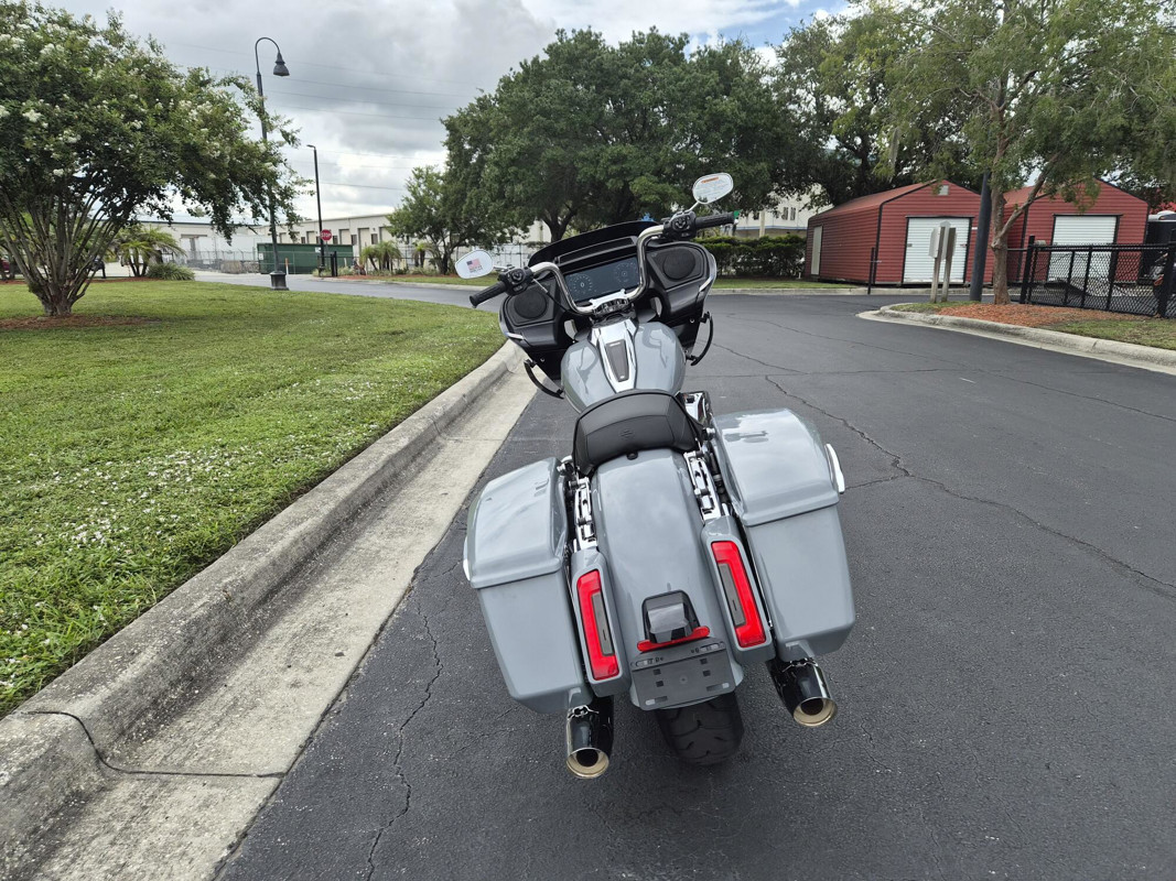 Road Glide®