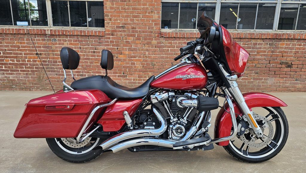 Street Glide®