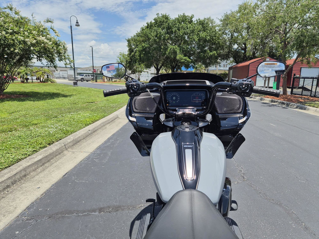 Road Glide® 3