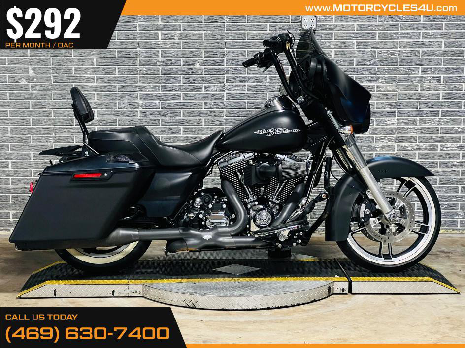 Street Glide®