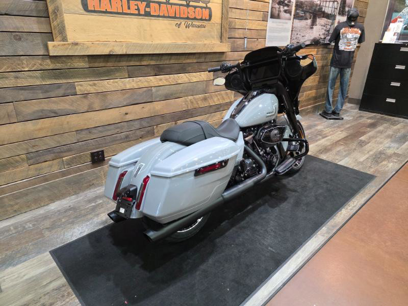 Street Glide®