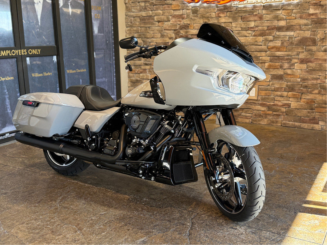 Road Glide®