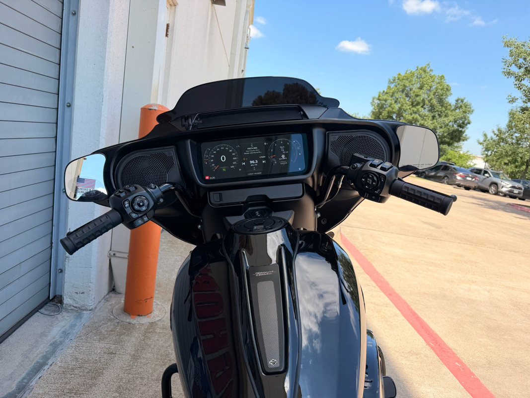 Street Glide®