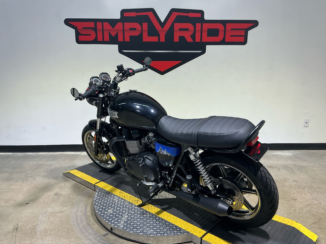 Bonneville T-100