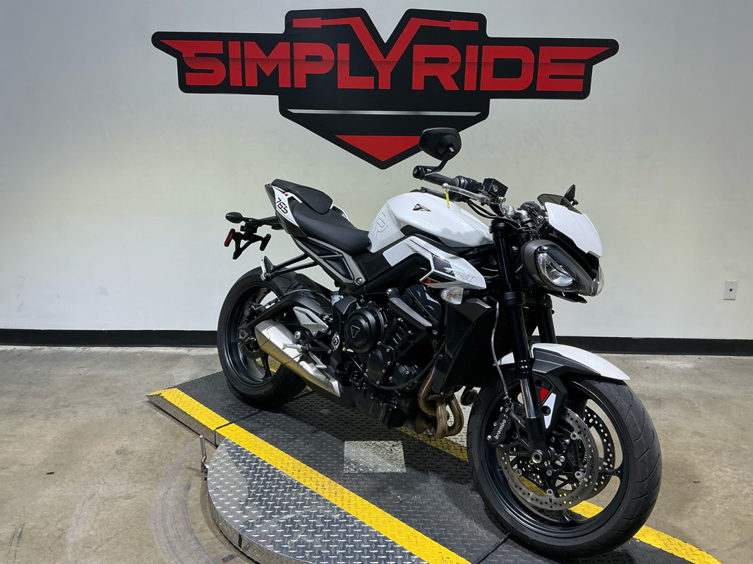 Street Triple R