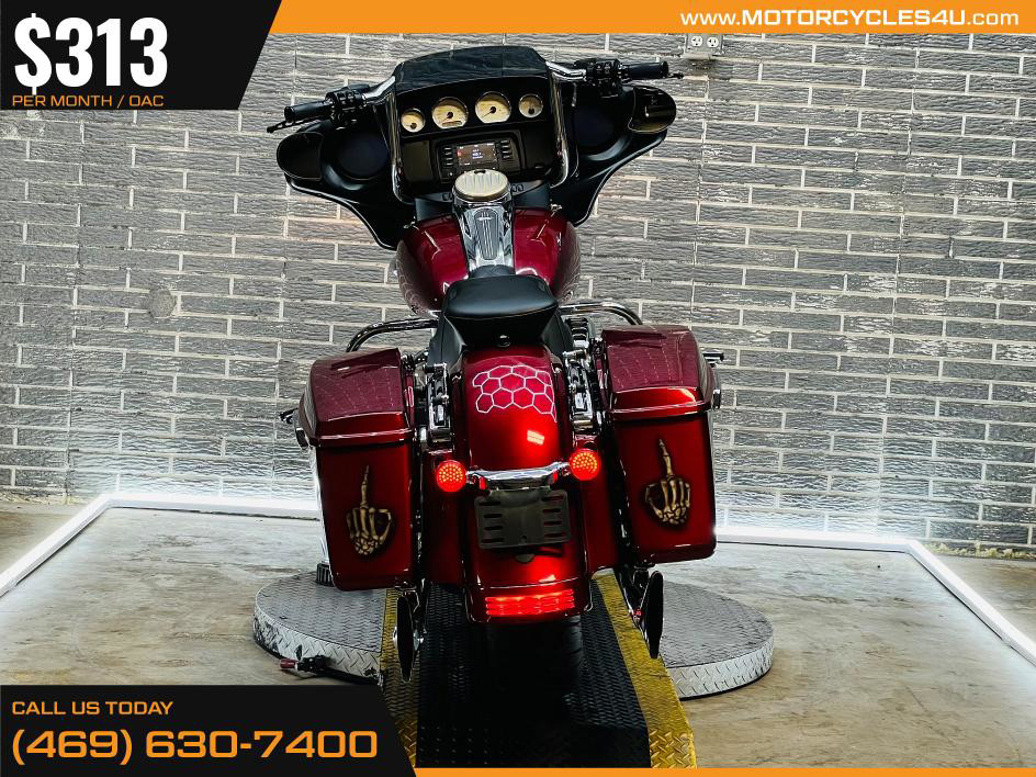 Street Glide®