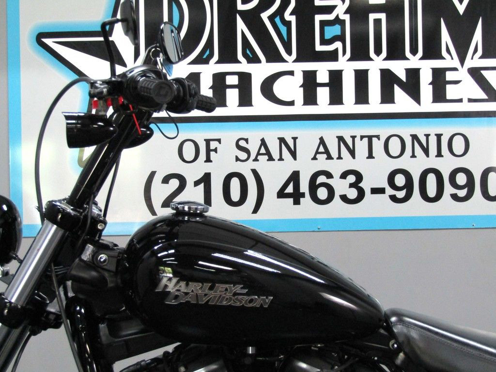 Street Bob®