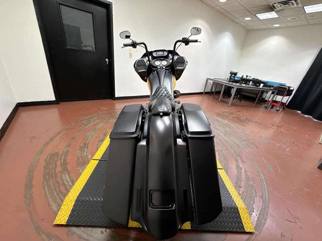 Road Glide® Custom