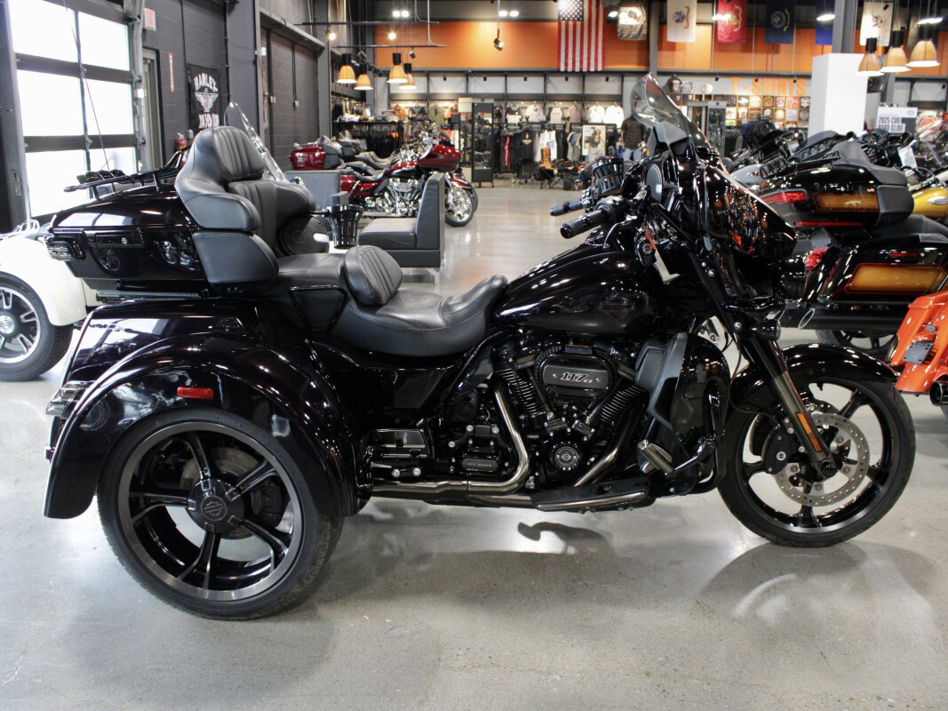 CVO® Tri Glide® Ultra