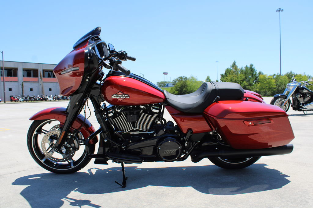 Street Glide®