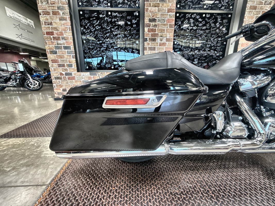 Street Glide®