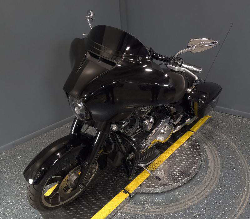 Street Glide®