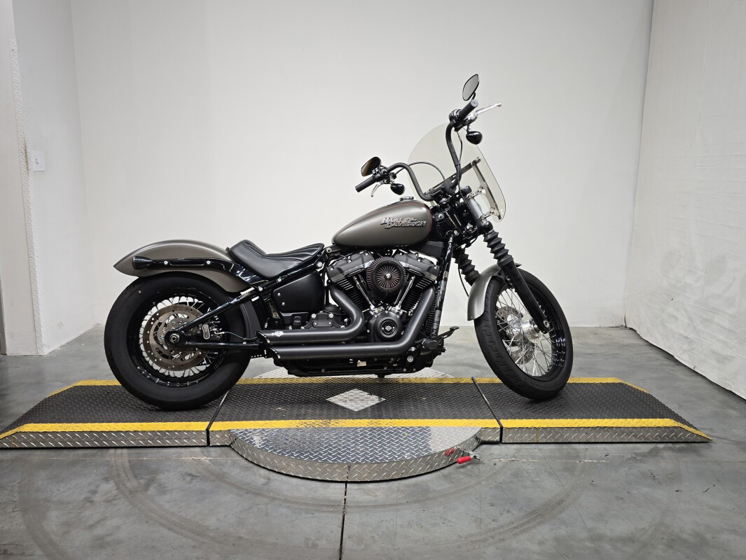 Softail® Street Bob®