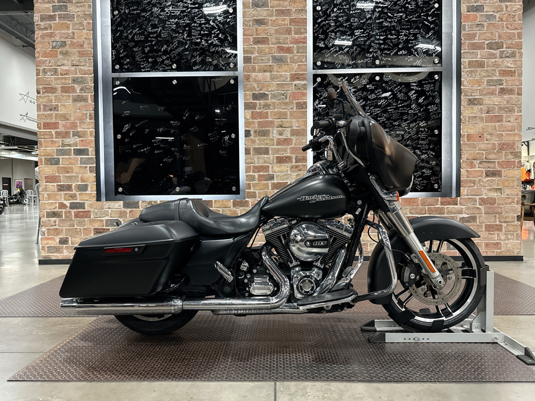 Street Glide®