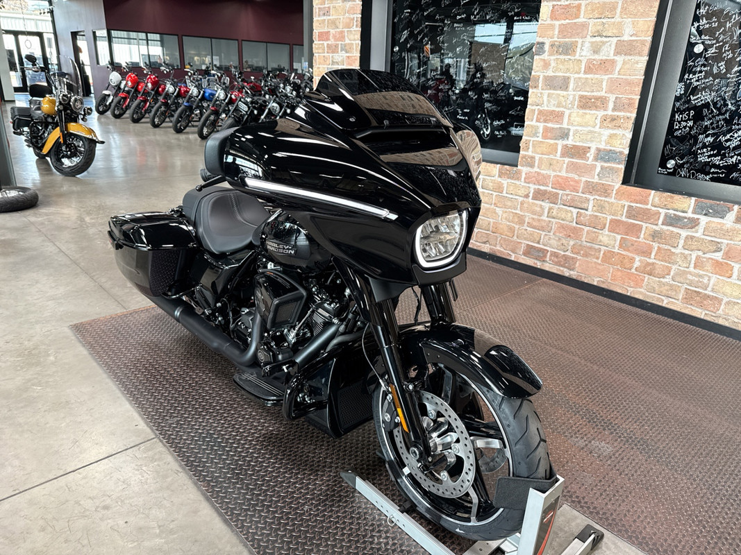 Street Glide®