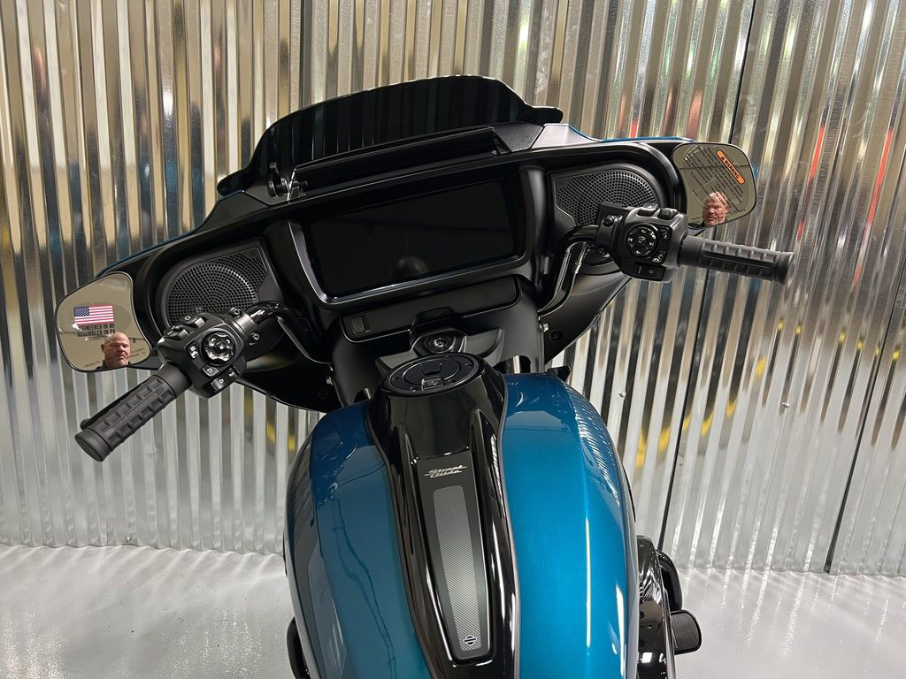 Street Glide®