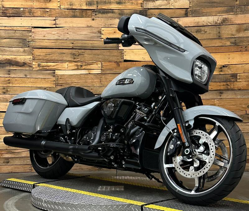 Street Glide®