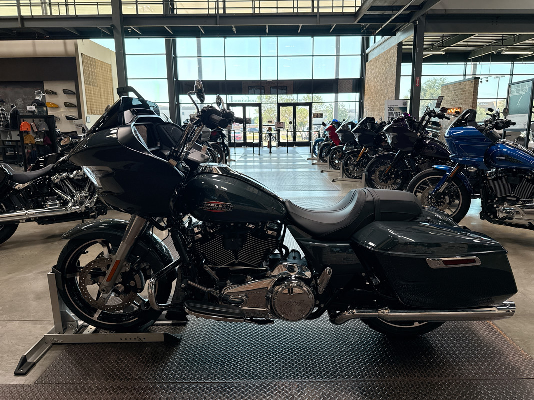 Road Glide®