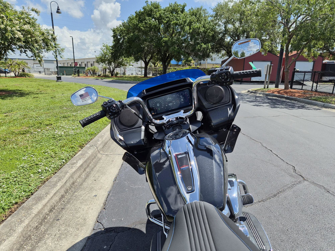 Road Glide®