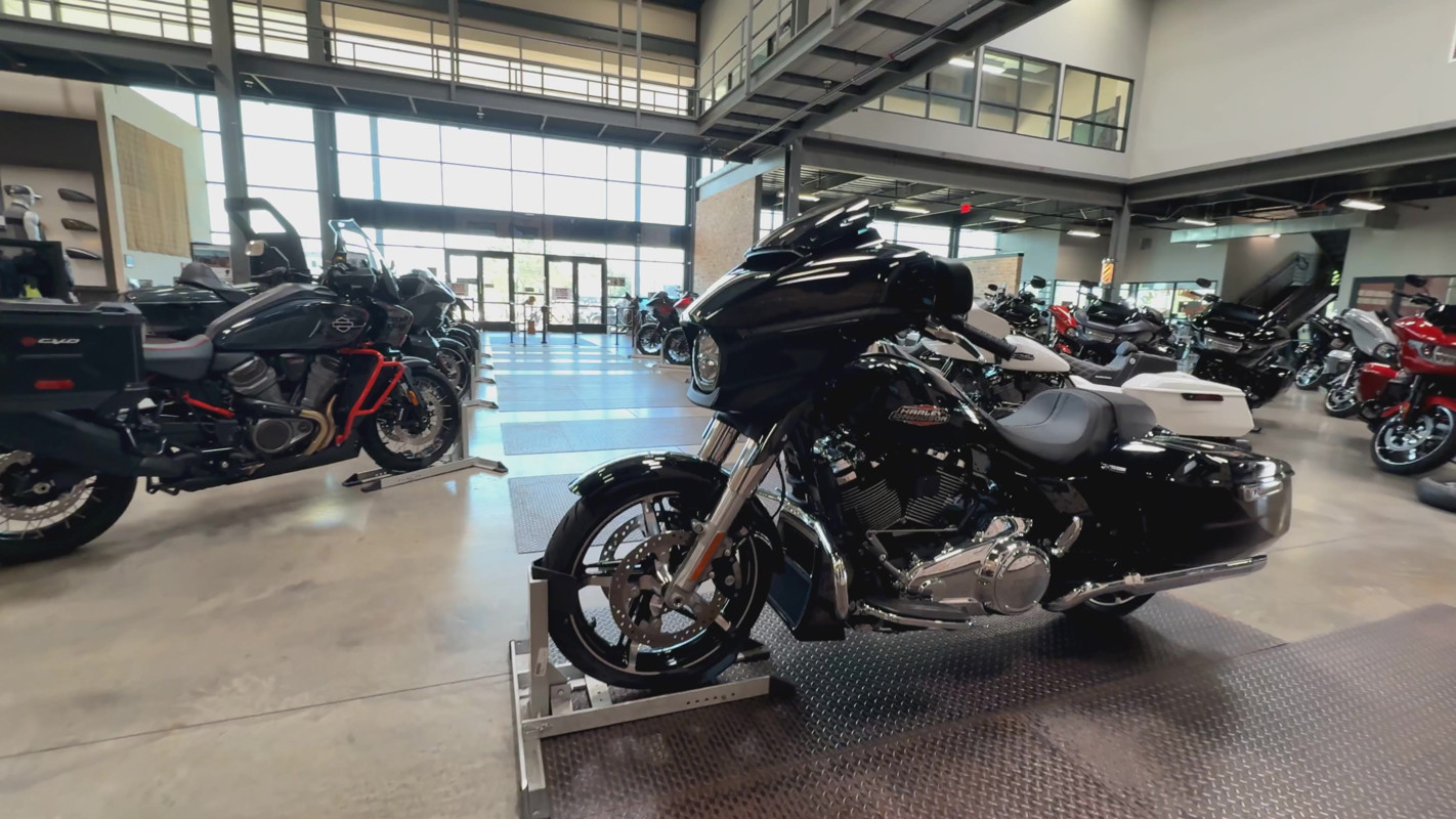 Street Glide®