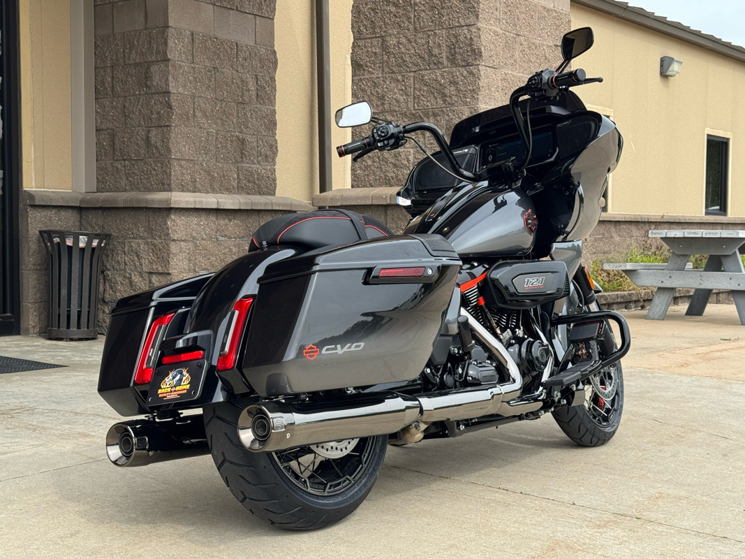 CVO® Road Glide®