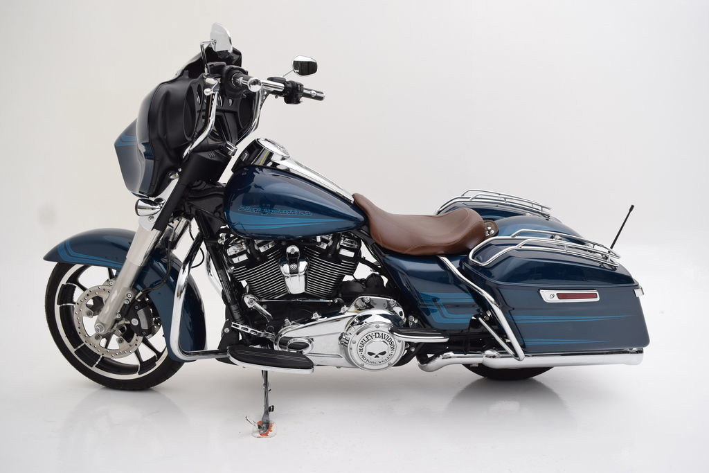 Street Glide®