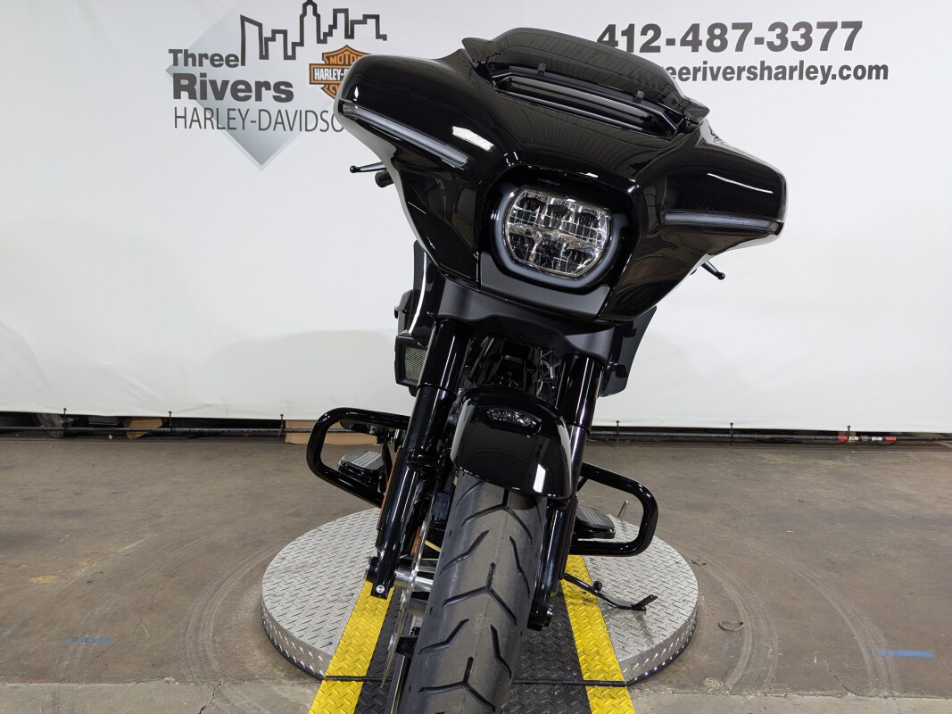 Street Glide®